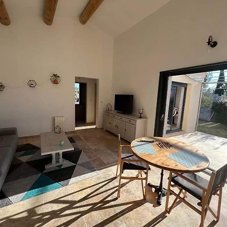Appartement Calme Et Lumineux Paradou Bagian luar foto